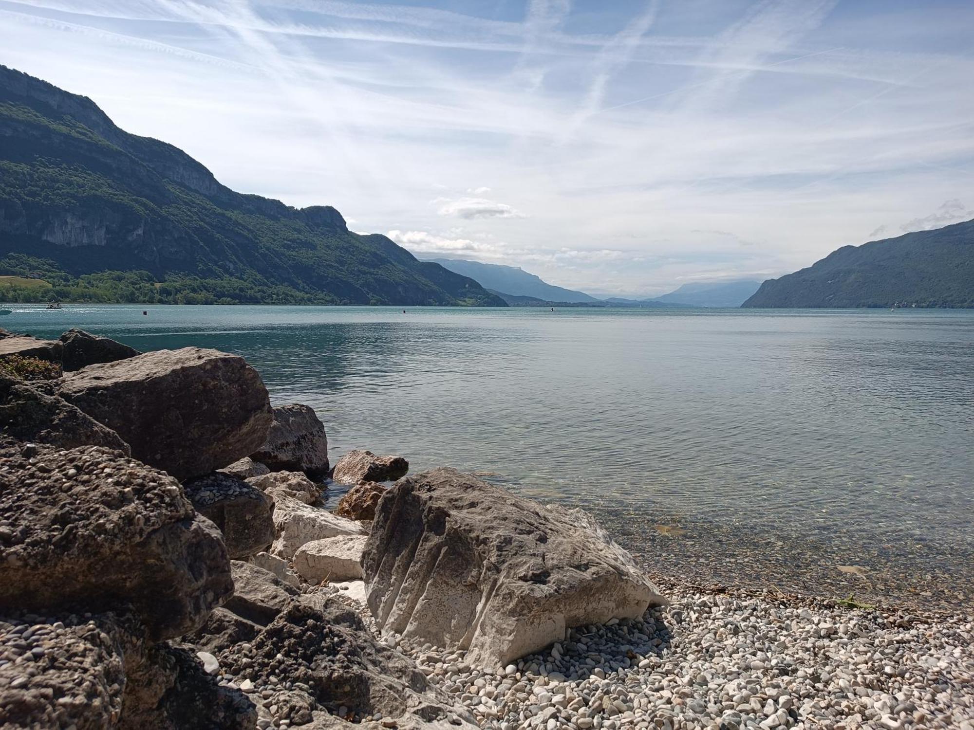Du Vent Dans Les Arbres -120M2 Belle Vue Sur Le Lac Chindrieux الغرفة الصورة